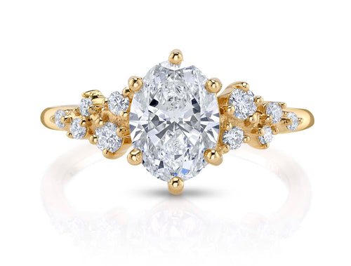 Oval Brilliant Diamond Engagement Ring in 18K Yellow Gold